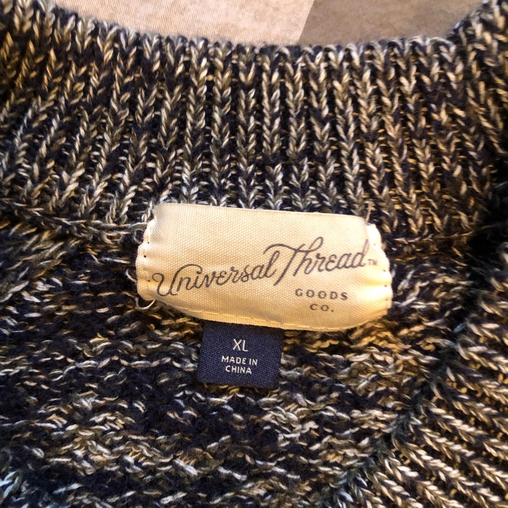 Universal Thread Sweater - Picture 4 of 7